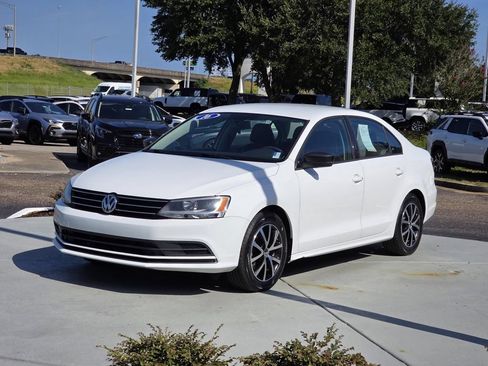 Used 2016 Volkswagen Jetta SE FWD image 7