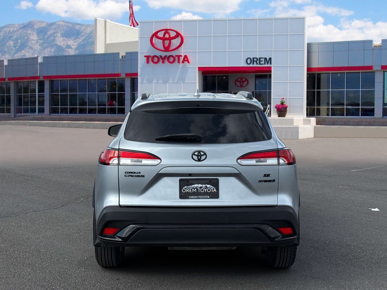 Used 2024 Toyota Corolla Cross AWD Hybrid w/ Moonroof Package image 4