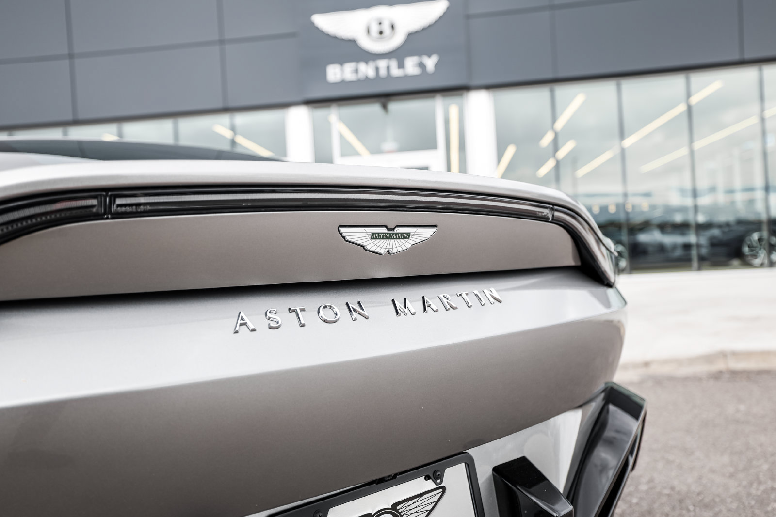 Used 2023 Aston Martin V12 Vantage RWD image 12