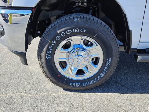 New 2026 RAM 2500 Tradesman AWD/4WD image 9