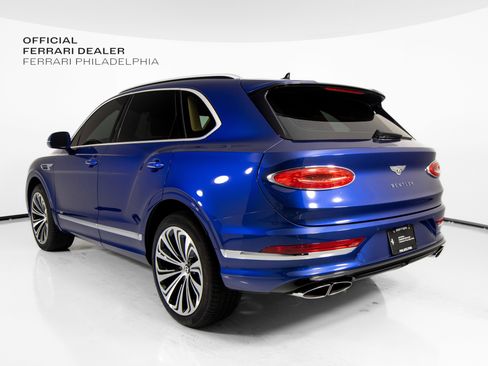Used 2021 Bentley Bentayga AWD/4WD image 5