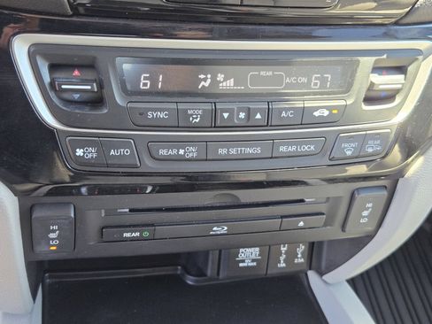 Used 2017 Honda Pilot Touring image 20