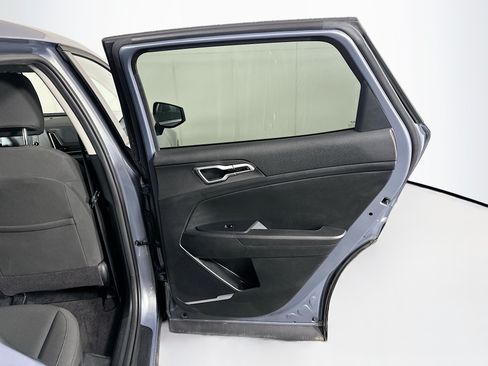 Used 2025 Kia Sportage LX FWD image 27