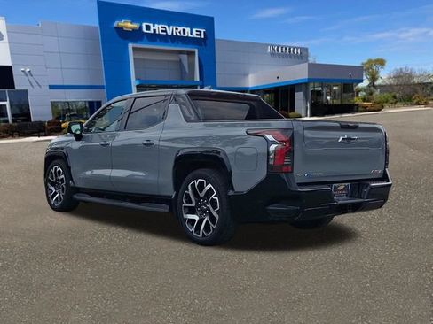 Used 2025 Chevrolet Silverado EV RST AWD/4WD image 24