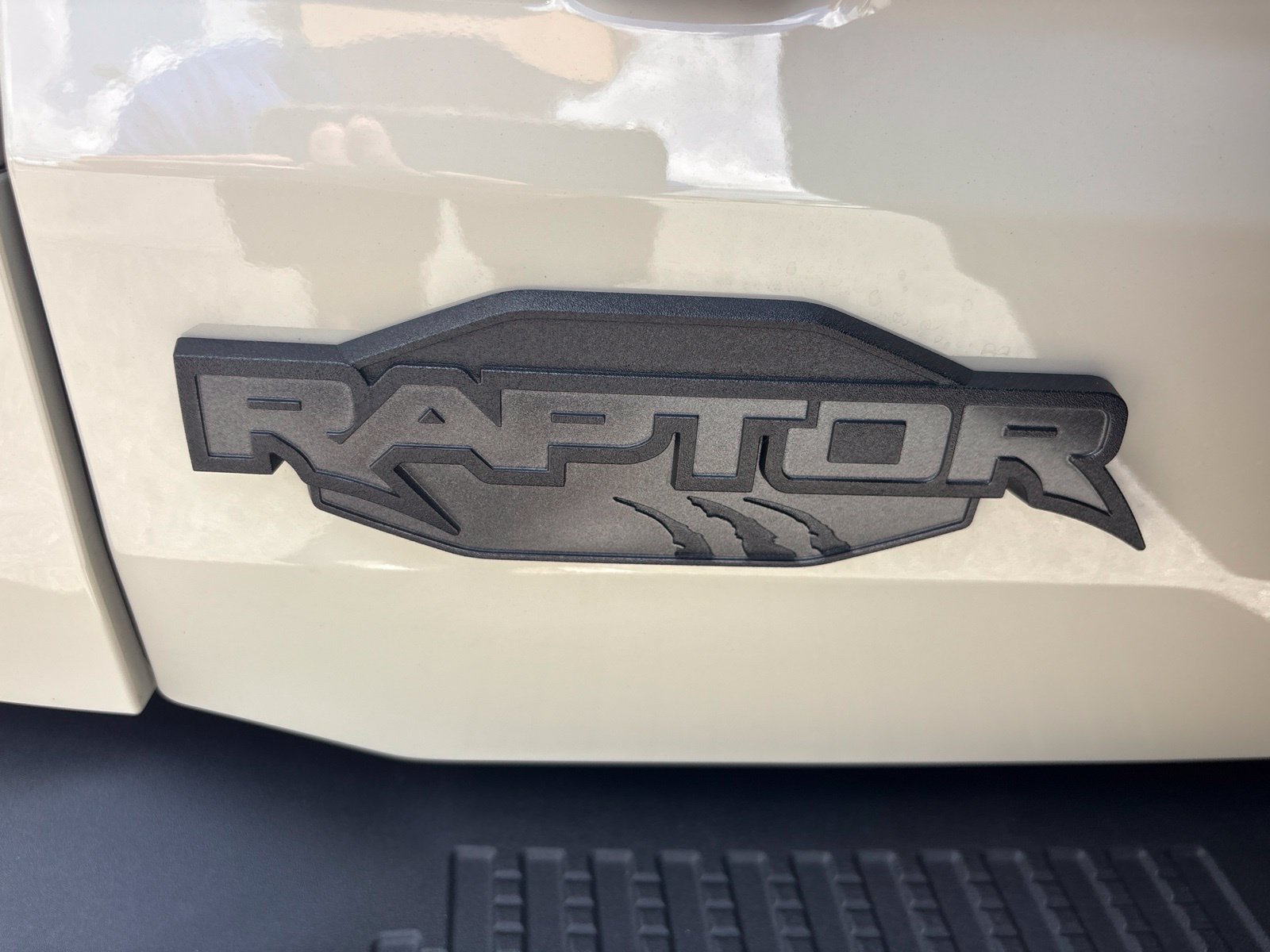 Used 2025 Ford Bronco Raptor w/ Interior Carbon Fiber Pack AWD/4WD image 10