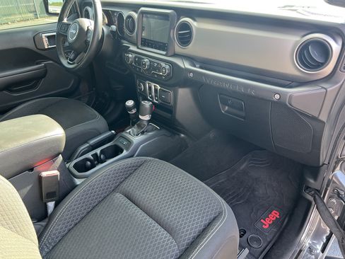Used 2021 Jeep Wrangler Sport AWD/4WD image 14