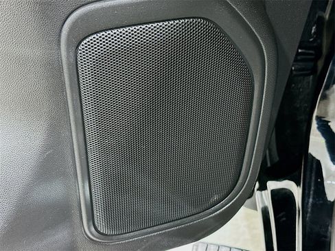 Used 2023 Chevrolet Silverado 1500 Custom image 18