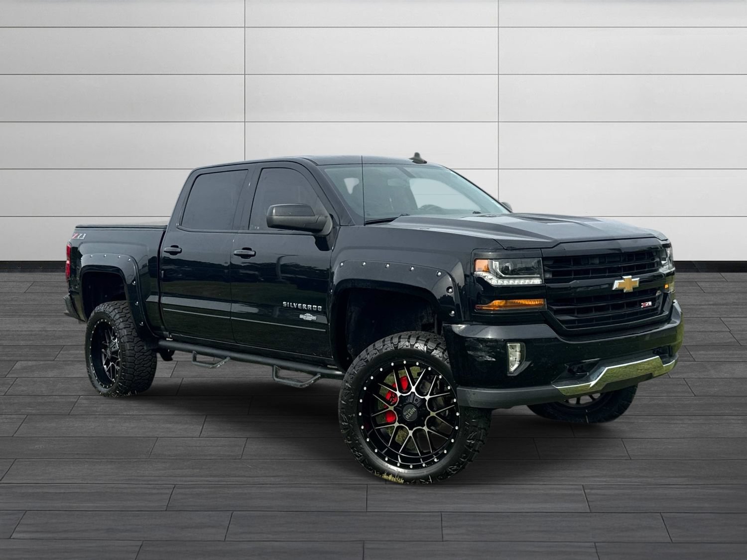 Used 2018 Chevrolet Silverado 1500 LT w/ All Star Edition AWD/4WD image 2