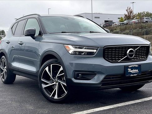 Used 2021 Volvo XC40 T5 R-Design w/ Climate Package image 34