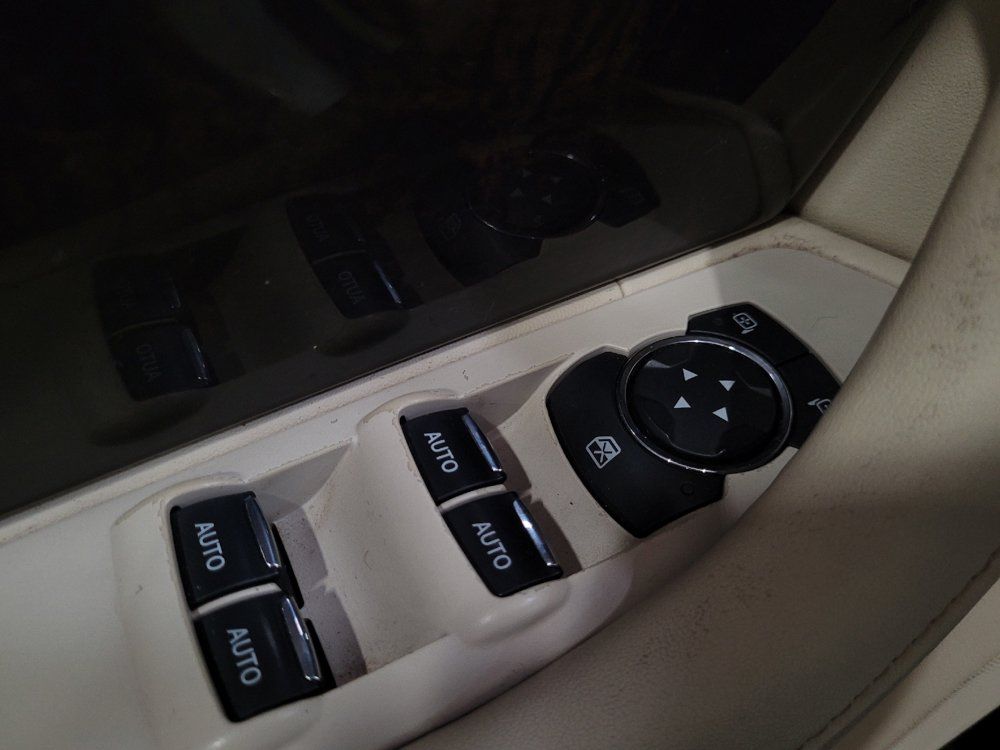Used 2015 Lincoln MKS AWD w/ Equipment Group 201A image 27
