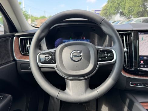 Certified 2024 Volvo XC60 B5 Ultimate w/ Climate Package AWD/4WD image 16