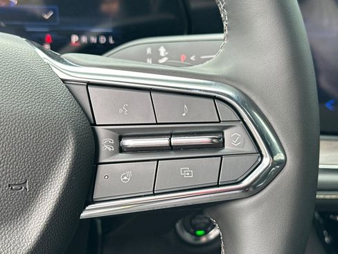 New 2025 Chevrolet Suburban Premier image 30