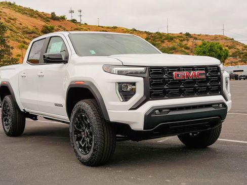 New 2026 GMC Canyon Elevation RWD image 5