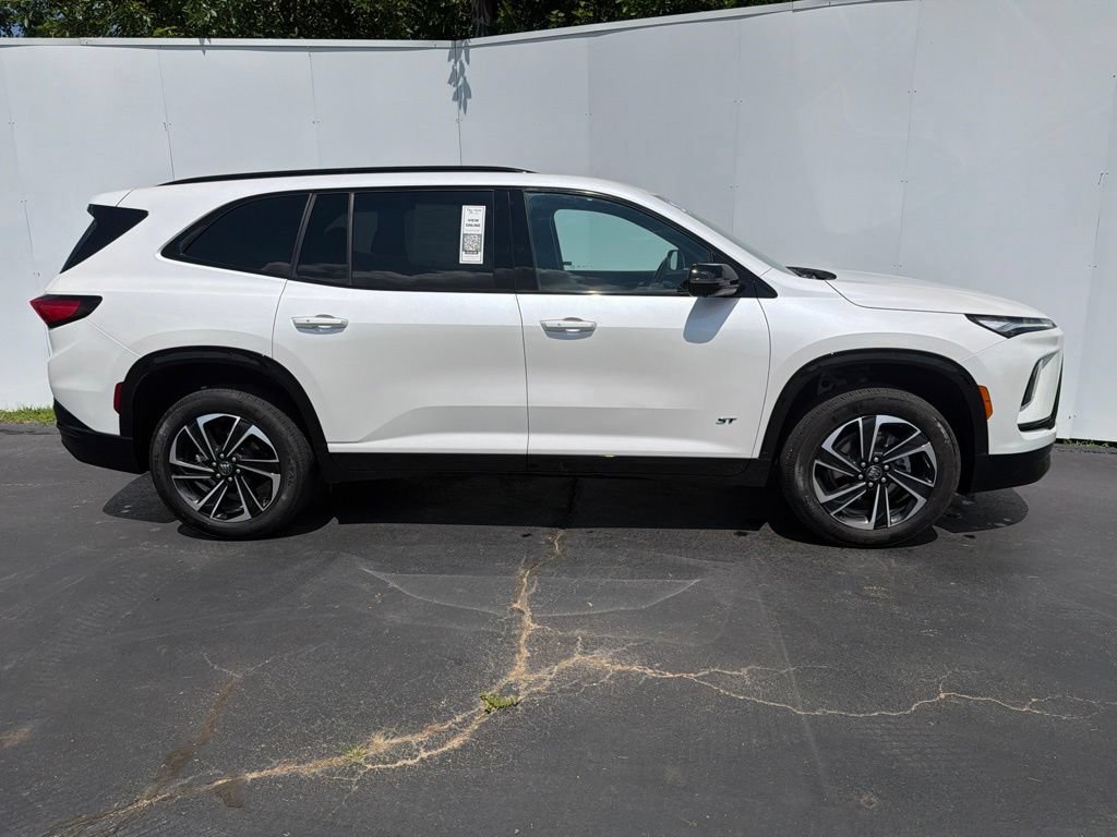 Used 2025 Buick Enclave Sport Touring w/ Power Package AWD/4WD image 2