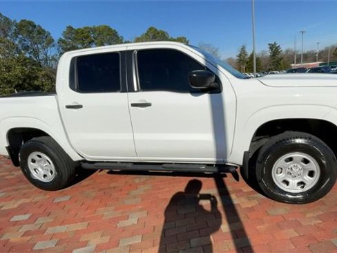 Used 2022 Nissan Frontier S image 3
