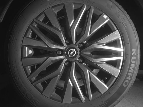 Used 2025 Nissan Altima 2.5 SV image 14