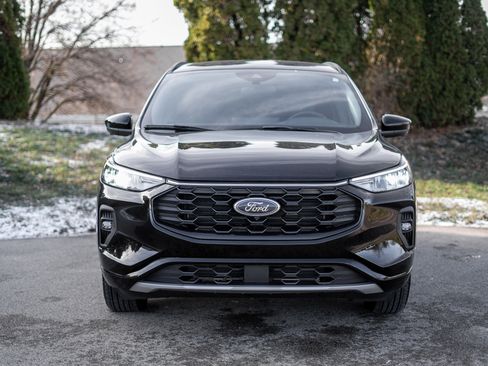 Used 2023 Ford Escape ST-Line Select w/ Tech Pack #2 image 2