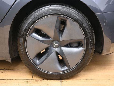 Used 2018 Tesla Model 3 Mid Range image 57