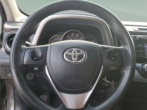 Used 2016 Toyota RAV4 LE image 16