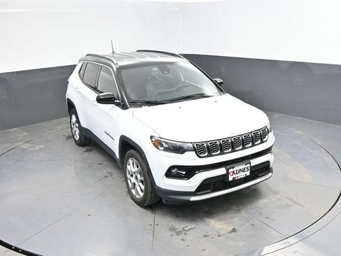 Used 2025 Jeep Compass Limited AWD/4WD image 35