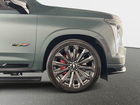 Used 2025 Cadillac Escalade V AWD/4WD image 21