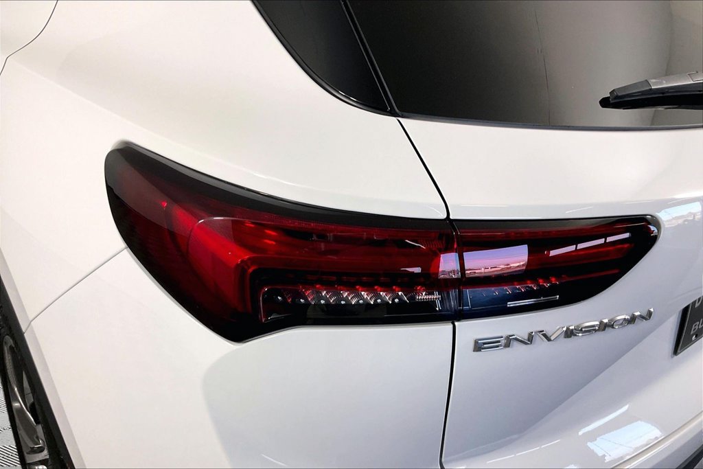 Certified 2022 Buick Envision Essence w/ Technology Package I FWD image 21