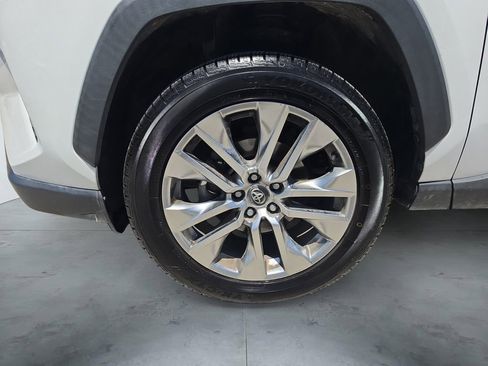 Used 2020 Toyota RAV4 XLE Premium FWD image 14