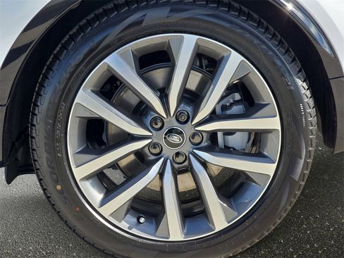 New 2026 Land Rover Discovery Limited Edition image 36