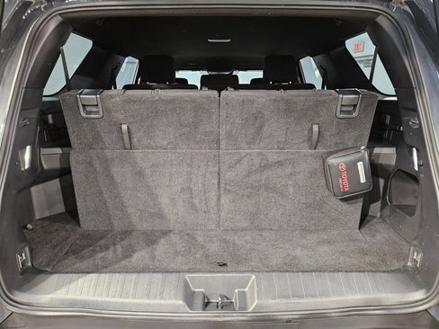Used 2025 Toyota 4Runner SR5 AWD/4WD image 18