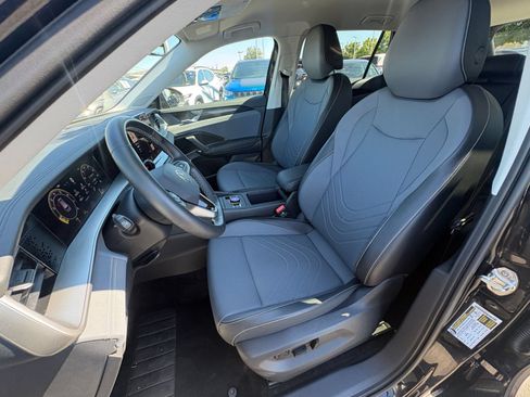 Used 2026 Volkswagen Tiguan SE FWD image 37