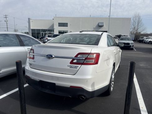 Used 2015 Ford Taurus Limited AWD/4WD image 3