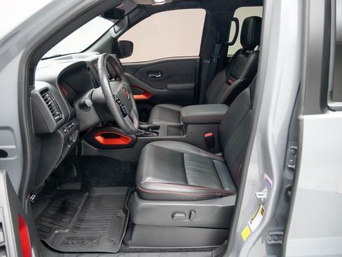 Used 2024 Nissan Frontier PRO-4X w/ Pro Premium Package image 15
