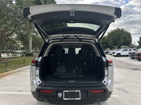Used 2025 Nissan Pathfinder SV image 22