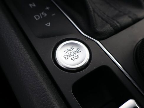 Used 2020 Volkswagen Atlas Cross Sport SEL Premium R-Line image 22