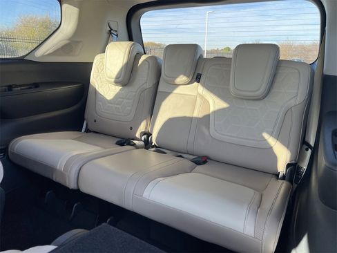 Certified 2025 Nissan Armada Platinum image 13