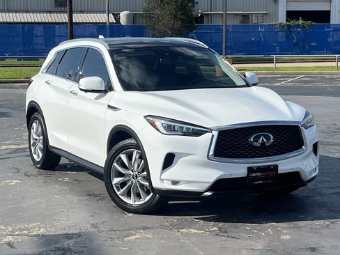 Used 2020 INFINITI QX50 Essential w/ Convenience Package FWD image 3