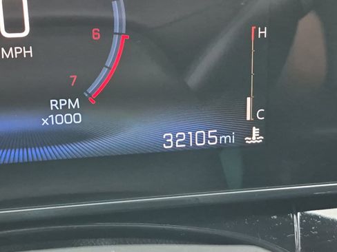 Used 2025 Chevrolet Trax RS w/ Driver Confidence Package image 2