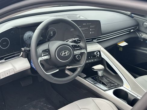 New 2026 Hyundai Elantra Limited FWD image 12