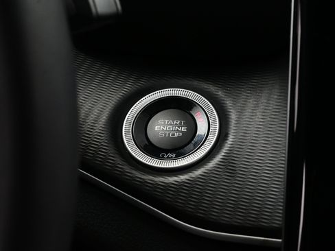 Used 2023 Jeep Grand Cherokee L Altitude image 23