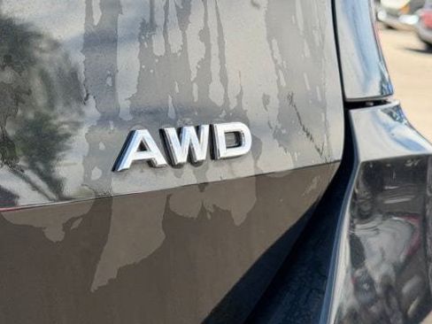 Used 2017 Nissan Rogue S AWD/4WD image 9