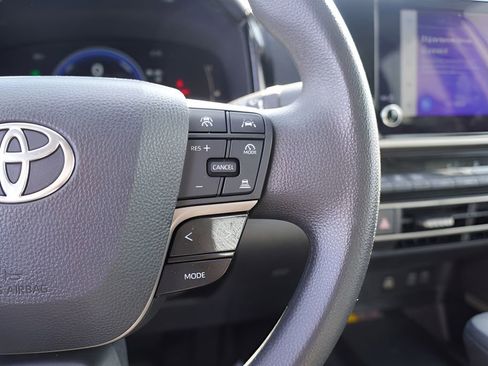 Used 2025 Toyota Camry LE FWD image 21