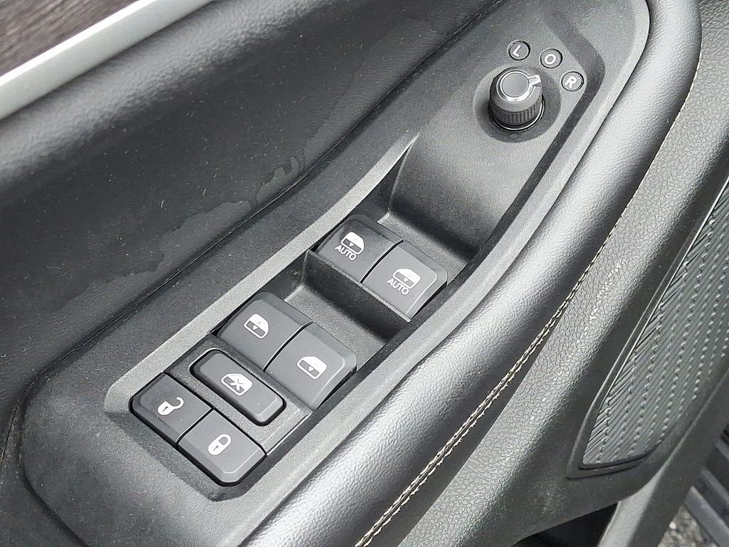 Used 2023 Jeep Grand Cherokee L Limited AWD/4WD image 15