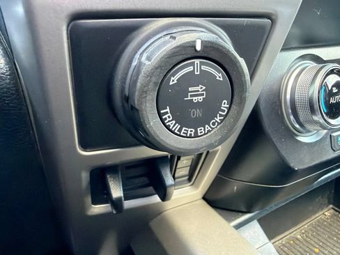 Used 2020 Ford F150 Lariat w/ Equipment Group 502A Luxury AWD/4WD image 37