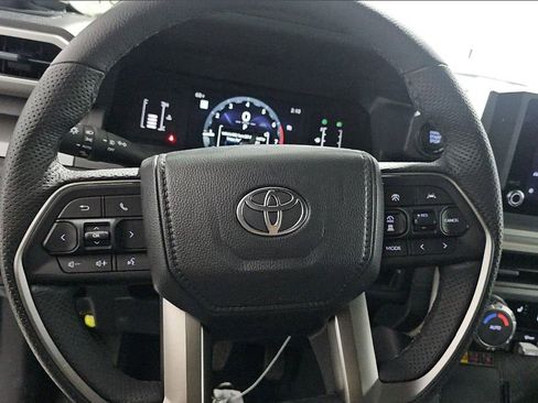 Used 2025 Toyota Tacoma SR5 image 8