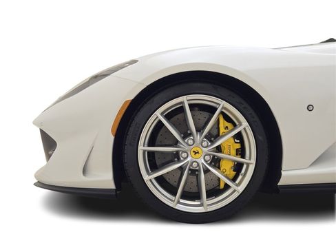 Used 2022 Ferrari 812 GTS image 13