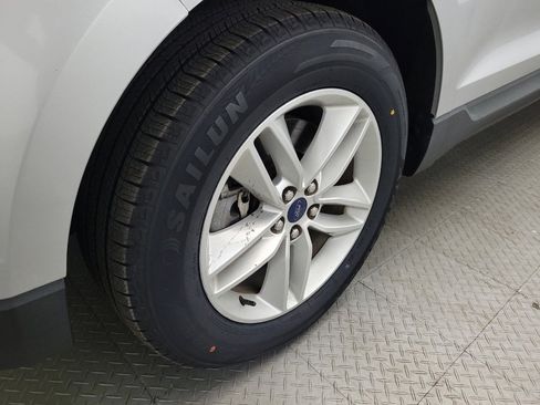 Used 2018 Ford Edge SEL w/ Equipment Group 201A AWD/4WD image 31