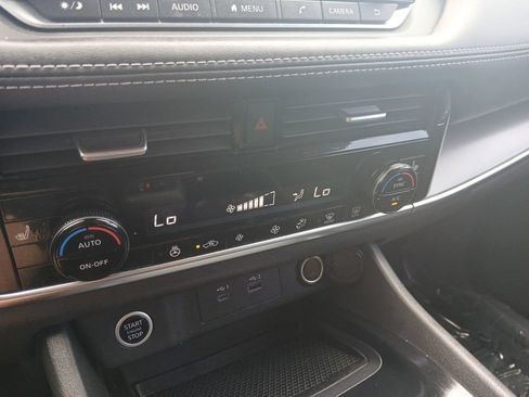 Used 2021 Nissan Rogue SV w/ Premium Package FWD image 19