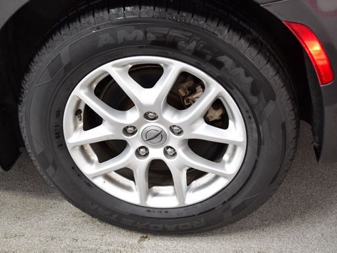 Used 2023 Chrysler Pacifica Touring-L image 36