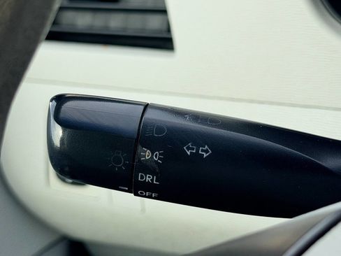 Used 2013 Toyota Sienna LE image 30