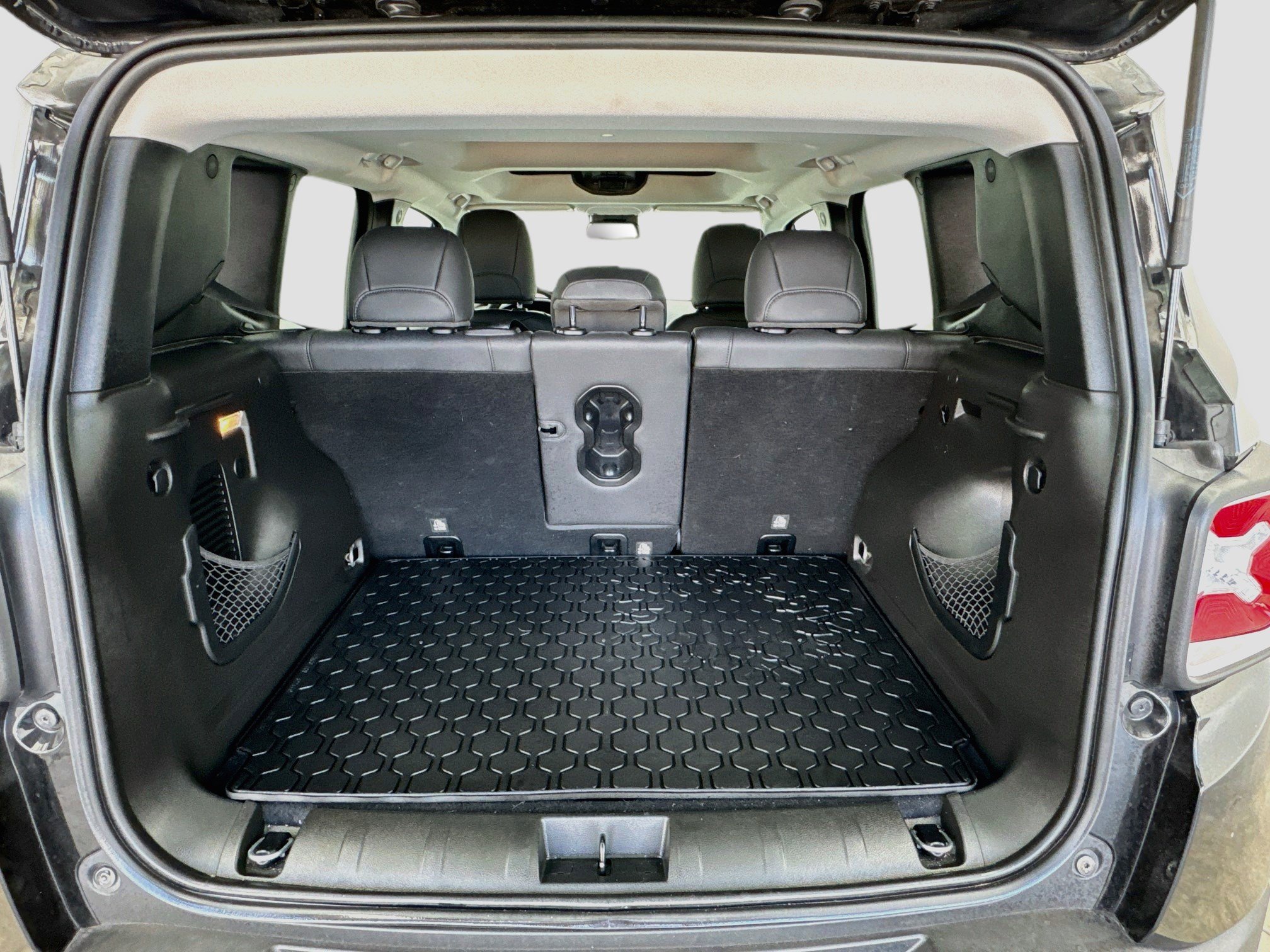 Used 2018 Jeep Renegade Limited w/ UConnect 8.4 Nav Group FWD image 17